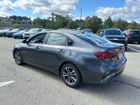 Certified 2023 Kia Forte LXS w/ LXS Technology Package FWD image 4