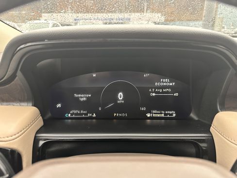 Used 2023 Lincoln Nautilus Reserve w/ Equipment Group 201A image 13