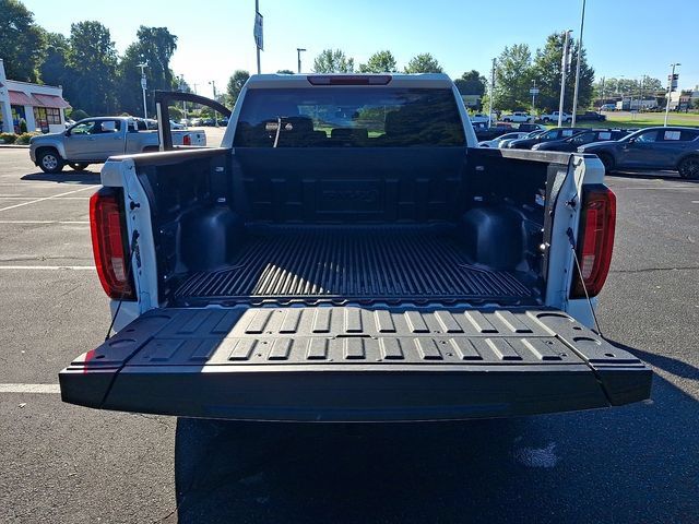 Used 2025 GMC Sierra 1500 SLT AWD/4WD image 29