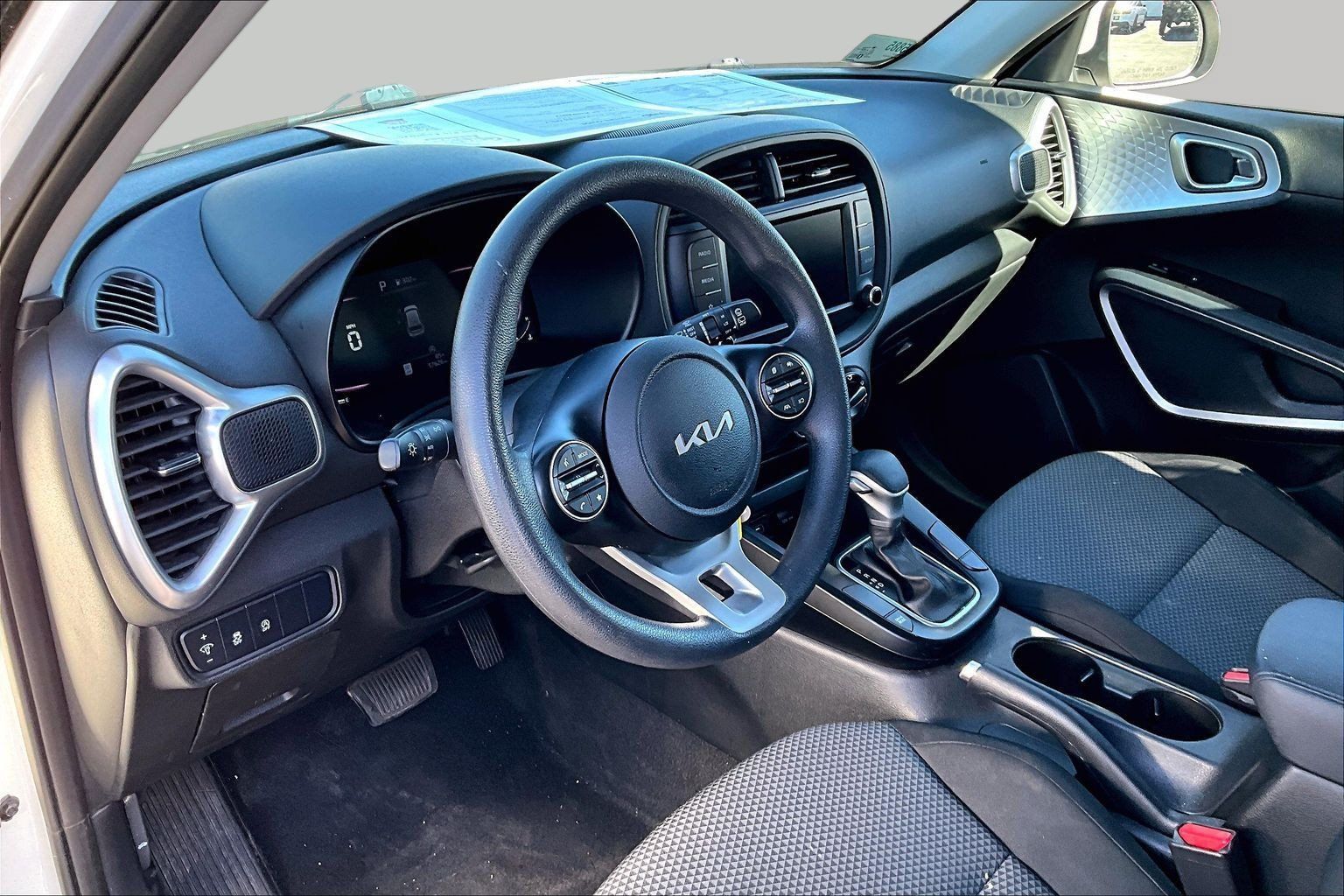 Used 2023 Kia Soul LX FWD image 12