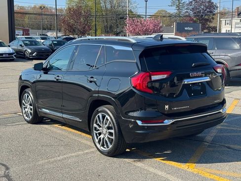 Used 2022 GMC Terrain Denali w/ Denali Premium Package AWD/4WD image 3