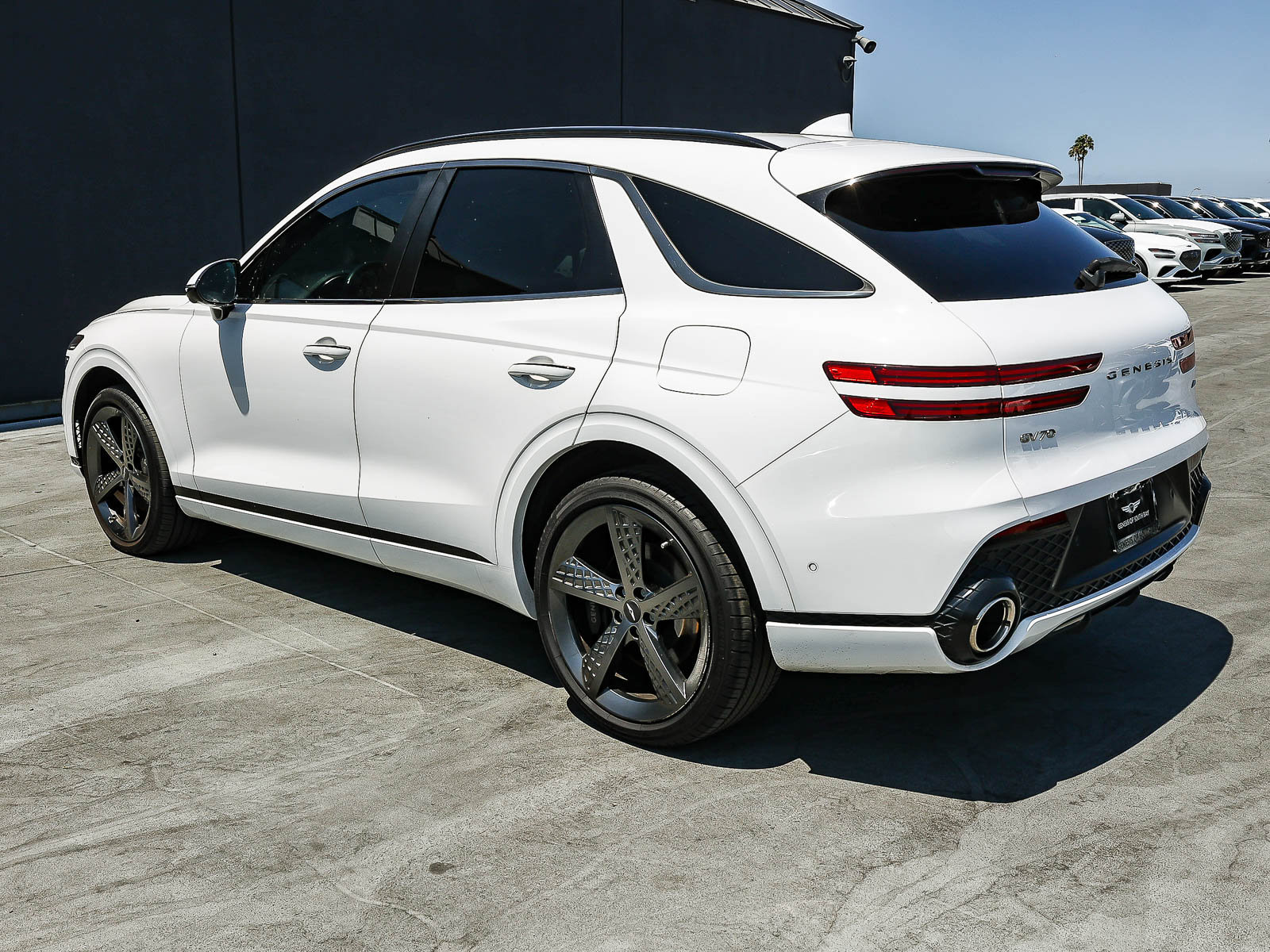 Used 2023 Genesis GV70 2.5T w/ Sport Prestige Package AWD/4WD image 6