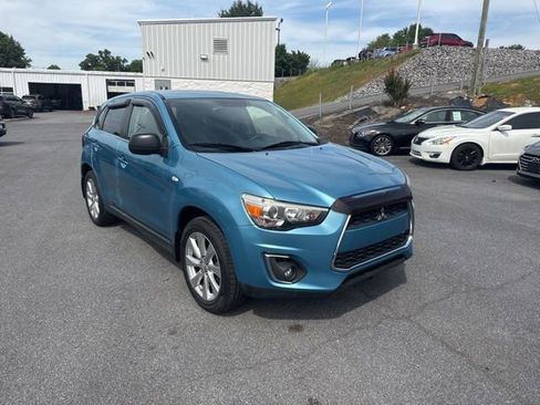 Used 2014 Mitsubishi Outlander Sport SE FWD image 2