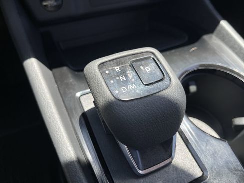 Used 2025 Nissan Rogue SV AWD/4WD image 15