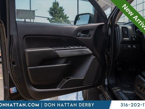Used 2019 Chevrolet Colorado ZR2 w/ ZR2 Midnight Special Edition AWD/4WD image 12