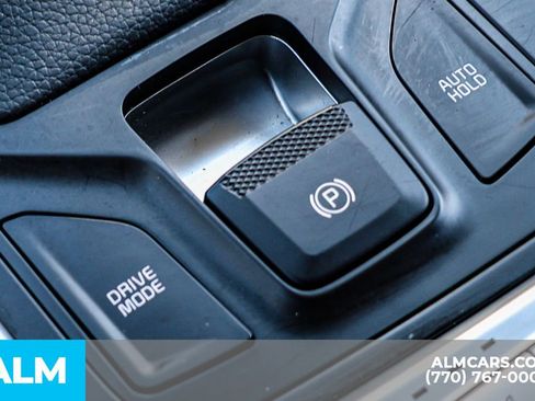 Used 2025 Kia Carnival FWD image 44