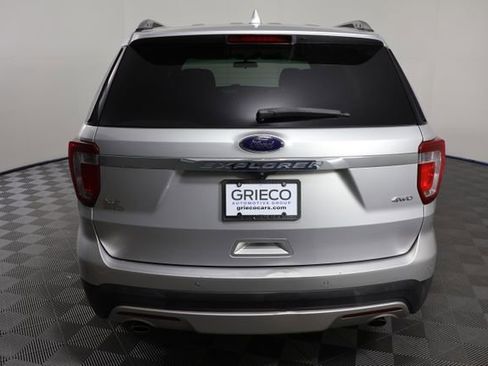 Used 2017 Ford Explorer XLT AWD/4WD image 7