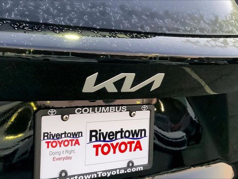 Used 2023 Kia Sorento EX w/ Panoramic Sunroof Package image 9