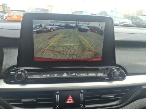 Used 2020 Kia Forte LXS FWD image 17