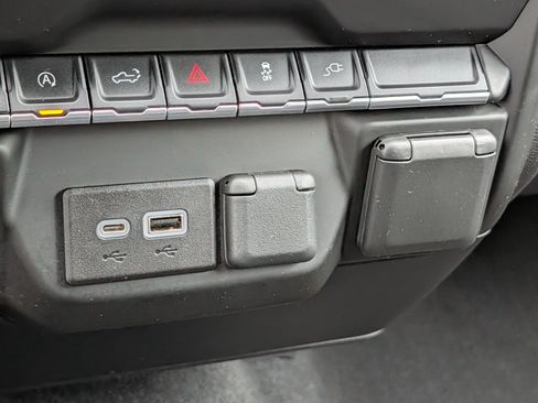 Used 2021 Chevrolet Silverado 1500 Custom AWD/4WD image 29