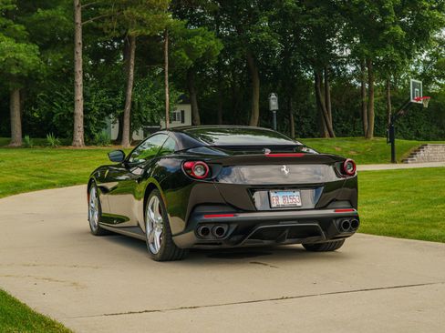 Used 2019 Ferrari Portofino RWD image 7