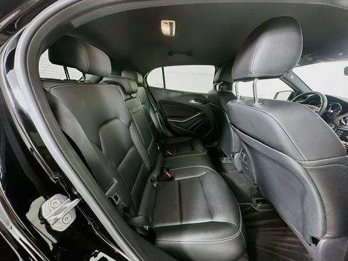 Certified 2020 Mercedes-Benz GLA 250 image 27