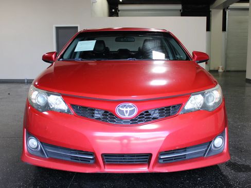 Used 2012 Toyota Camry SE FWD image 7