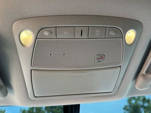 Used 2018 Nissan Pathfinder SL AWD/4WD image 38