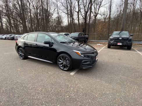 Certified 2025 Toyota Corolla SE image 9