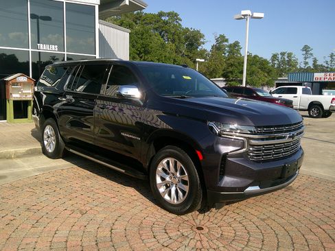 Used 2023 Chevrolet Suburban Premier image 5