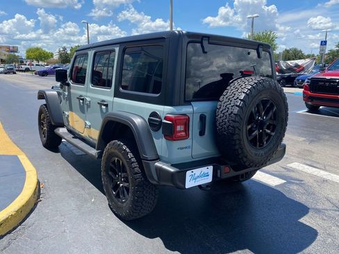 Used 2023 Jeep Wrangler Unlimited Rubicon 4xe AWD/4WD image 4