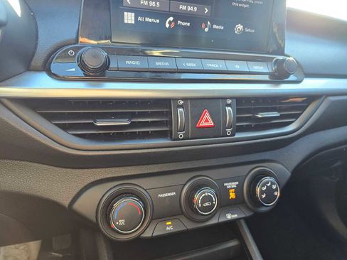 Used 2023 Kia Forte LXS w/ LXS Technology Package image 28