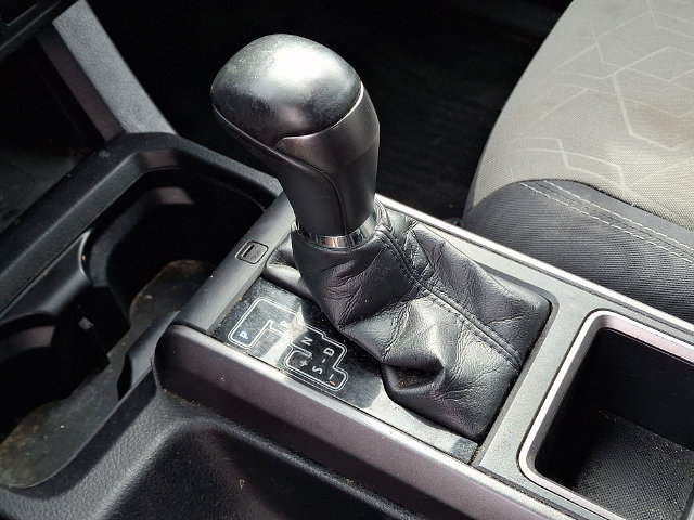 Used 2021 Toyota Tacoma TRD Off-Road w/ Technology Package AWD/4WD image 12