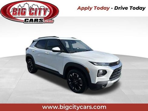 Used 2023 Chevrolet TrailBlazer LT FWD image 1