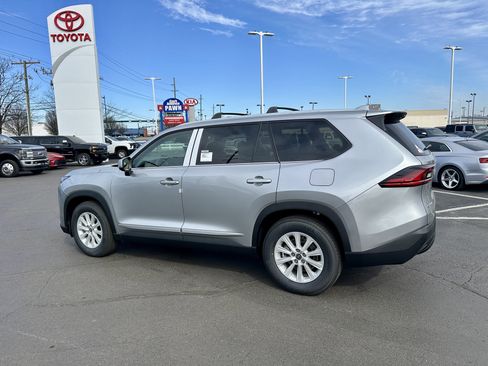 New 2026 Toyota Grand Highlander XLE image 7