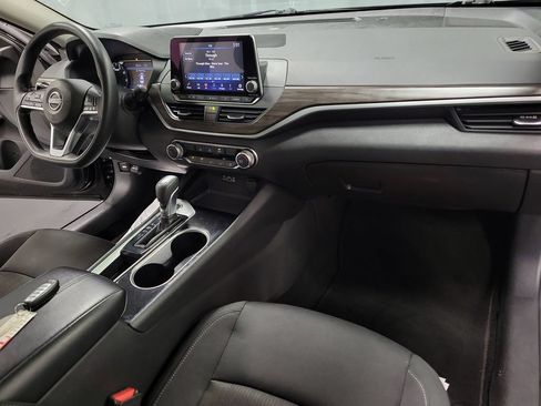 Used 2024 Nissan Altima 2.5 SV FWD image 28