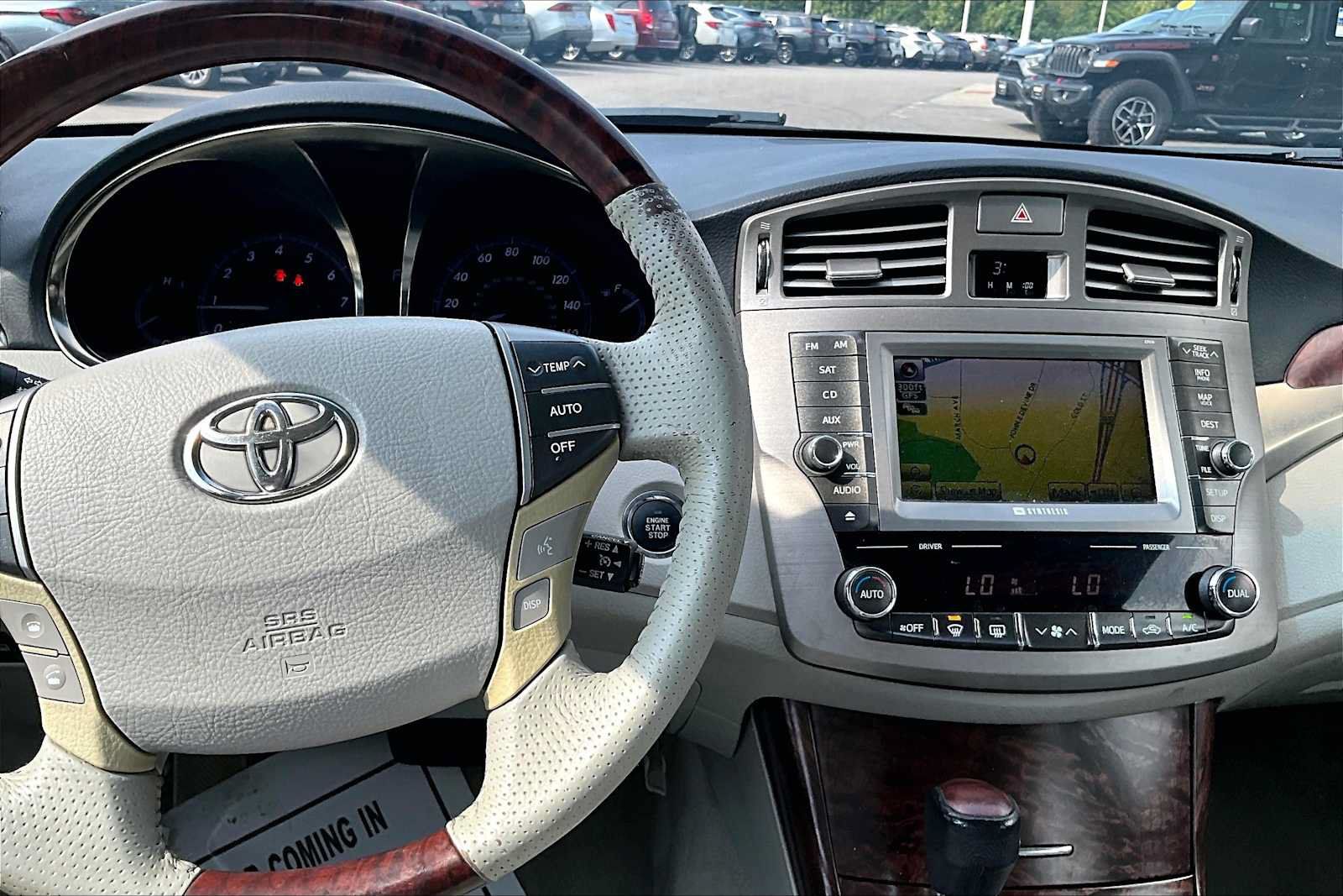 Used 2011 Toyota Avalon Limited FWD image 24