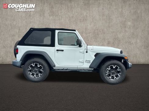Used 2019 Jeep Wrangler Sport AWD/4WD image 10