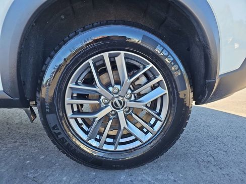 Used 2023 Nissan Rogue S image 39