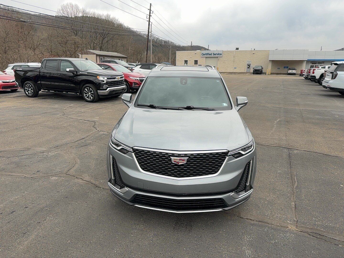 Used 2024 Cadillac XT6 Luxury w/ LPO, Floor Liner Package AWD/4WD image 2