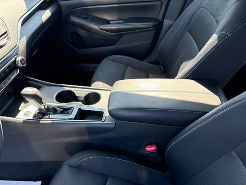 Used 2022 Nissan Altima 2.5 SV FWD image 21