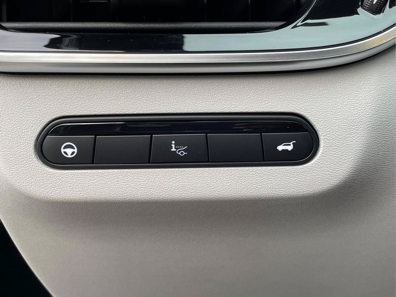 Used 2021 Lexus IS 300 w/ Comfort Package RWD image 38