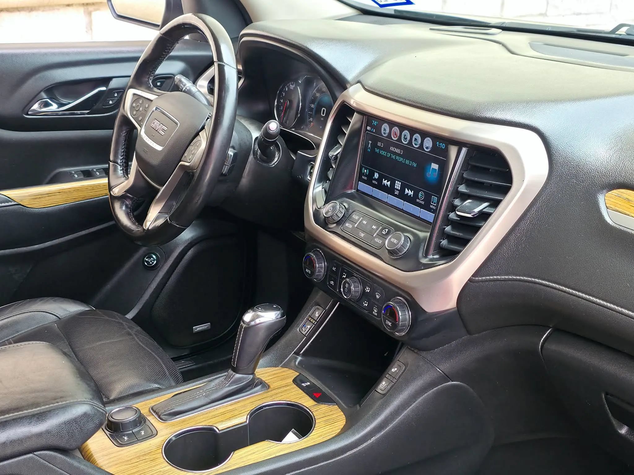 Used 2018 GMC Acadia Denali w/ Technology Package FWD image 20