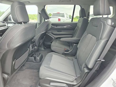 Used 2022 Jeep Grand Cherokee L Laredo w/ Luxury Tech Group I AWD/4WD image 14