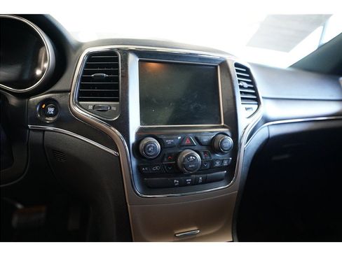 Used 2015 Jeep Grand Cherokee Limited w/ Luxury Group II AWD/4WD image 22