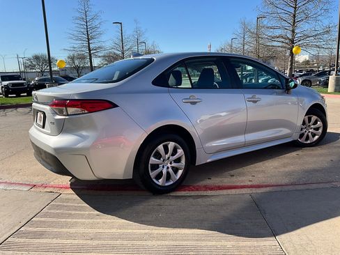 Used 2025 Toyota Corolla LE image 6