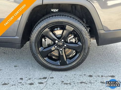 Certified 2021 Jeep Grand Cherokee L Laredo AWD/4WD image 13