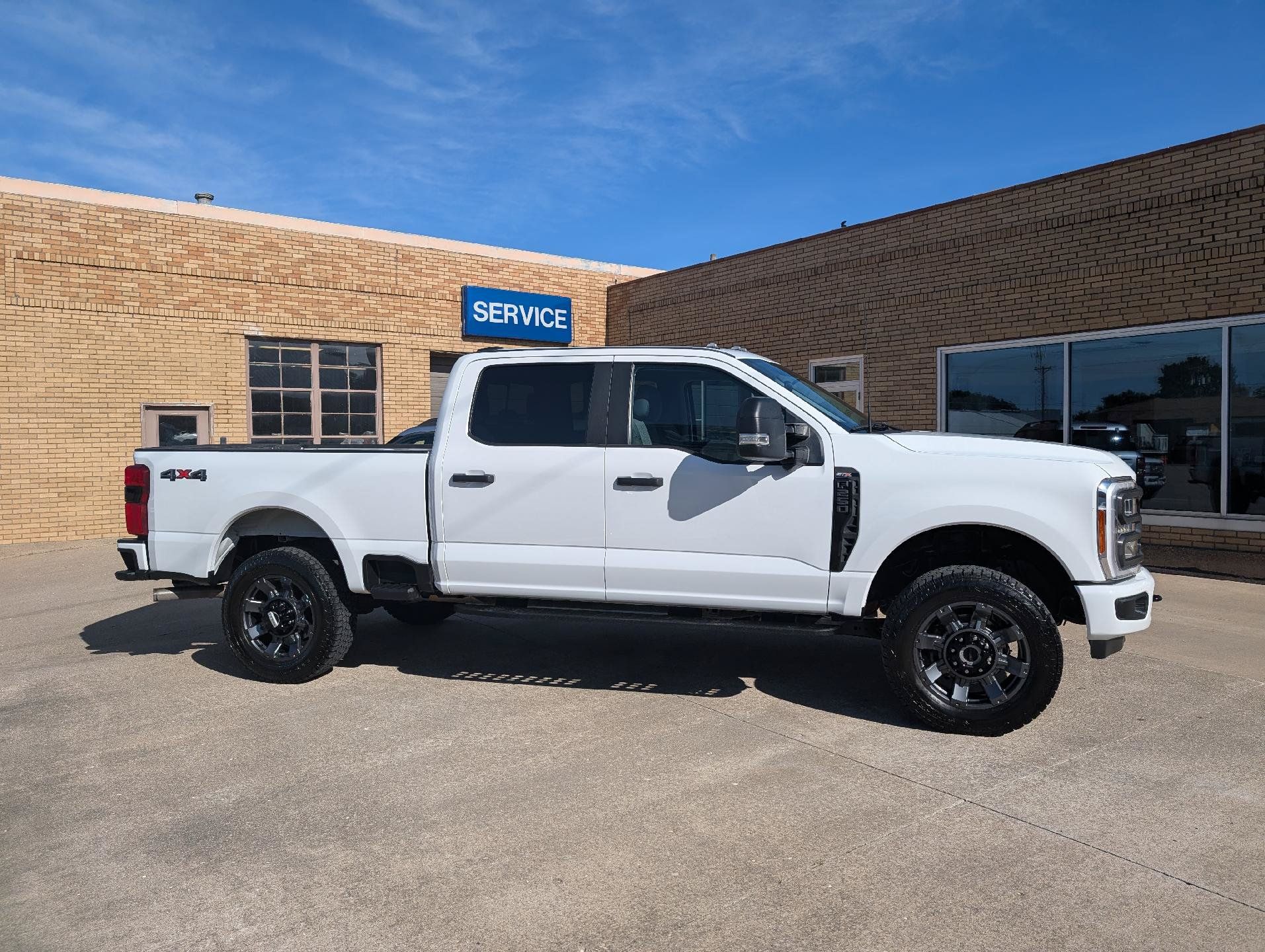 Used 2023 Ford F250 XL w/ STX Appearance Package AWD/4WD image 5