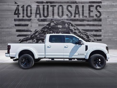 Used 2017 Ford F250 Lariat w/ Lariat Value Package AWD/4WD image 2