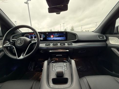 Used 2025 Mercedes-Benz GLE 350 4MATIC image 29