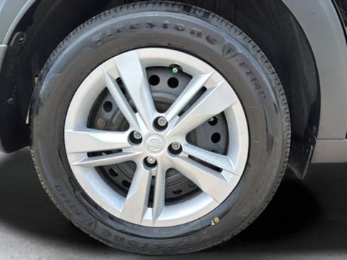 Certified 2025 Nissan Kicks Play S FWD image 30