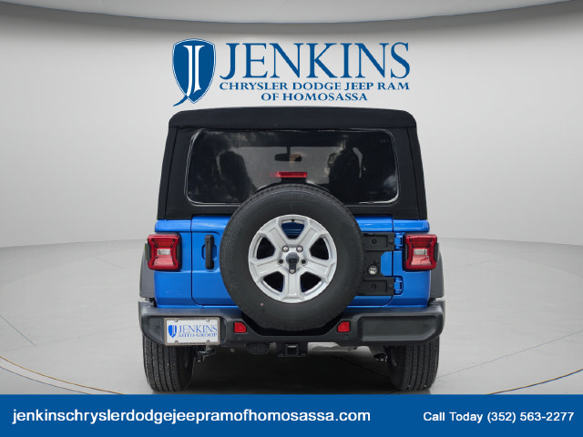Used 2022 Jeep Wrangler Sport AWD/4WD image 6