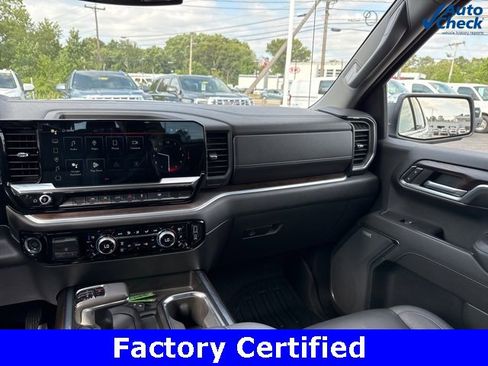 Certified 2022 GMC Sierra 1500 SLT w/ SLT Premium Package image 15