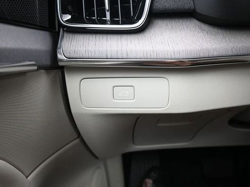 New 2026 Volvo XC90 B6 Ultra w/ Protection Package image 29