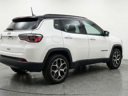 Used 2025 Jeep Compass Limited AWD/4WD image 9