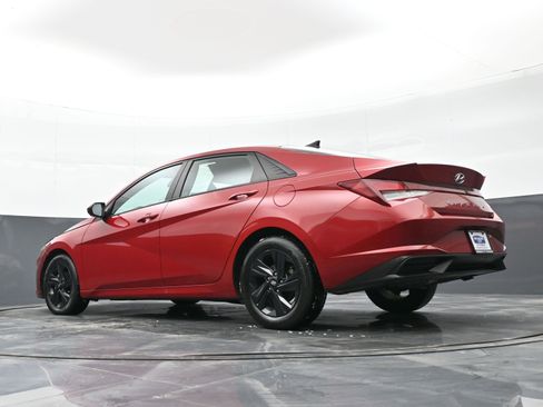 Used 2021 Hyundai Elantra SEL w/ Convenience Package image 40