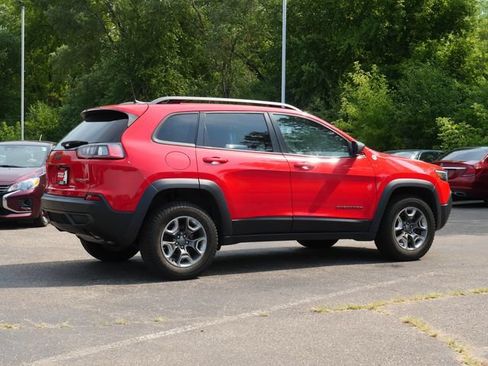 Used 2019 Jeep Cherokee Trailhawk w/ Cold Weather Group AWD/4WD image 5