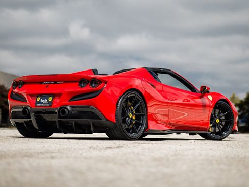 Used 2021 Ferrari F8 Tributo image 25