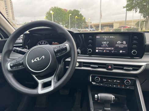 Used 2023 Kia K5 LXS image 11