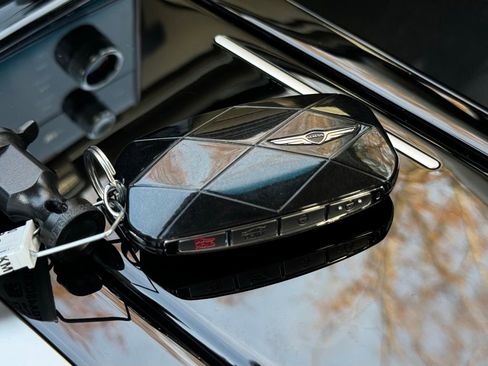 Used 2025 Genesis G80 2.5T image 37